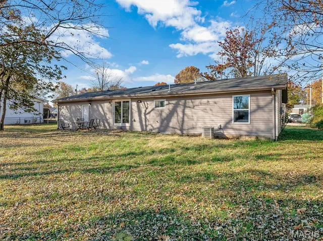 $220,000 | 844 Sun Valley South, Arnold, MO 63010