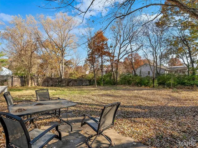 $220,000 | 844 Sun Valley South, Arnold, MO 63010