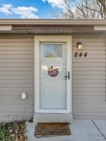 $220,000 | 844 Sun Valley South, Arnold, MO 63010