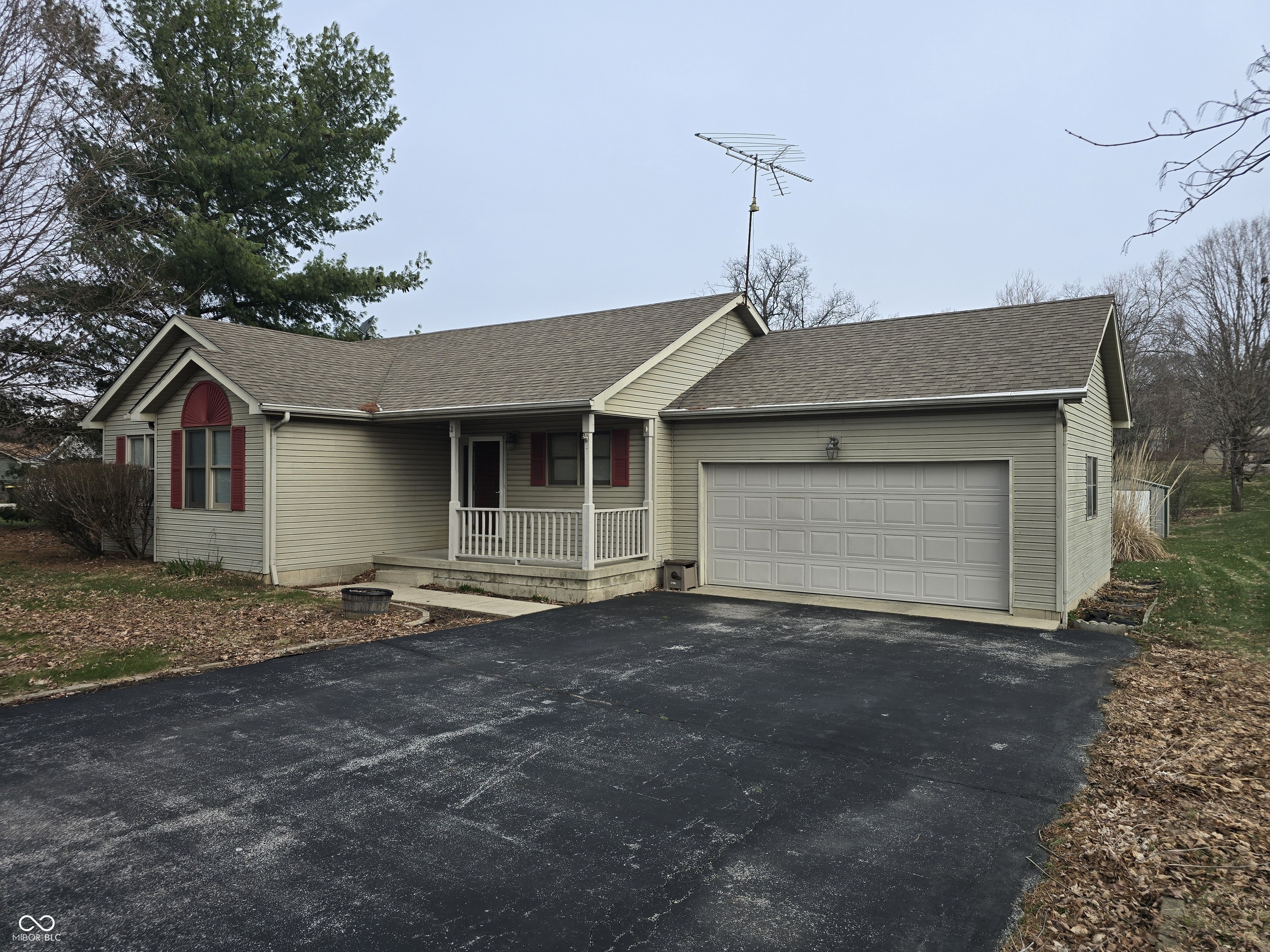 3331 Westward Road Spencer, IN 47460 - Photo 2 of 18