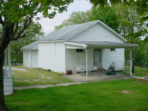 1343 Shawswick Station Road Bedford, IN 47421 - Photo 2 of 5