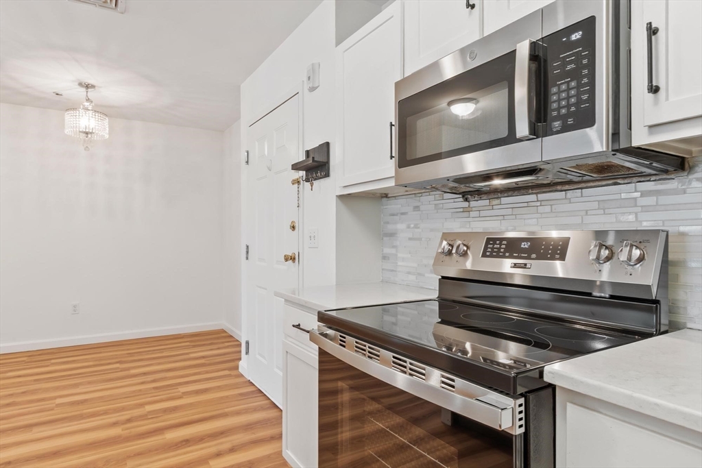 75 Walnut Street, Unit 302 Peabody, MA 01960 - Photo 9 of 31