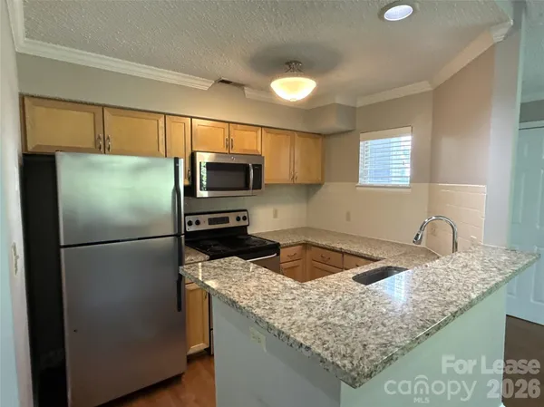 $1,400 | 2518 Cranbrook Lane, Unit 4, Charlotte, NC 28207