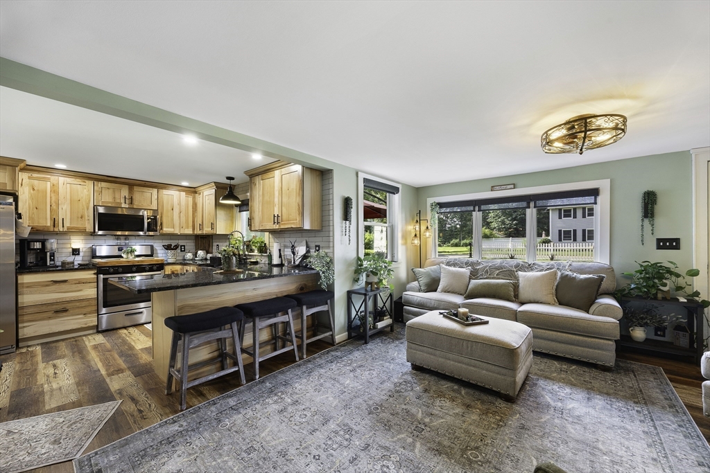 284 Buck Pond Road Westfield, MA 01085 - Photo 8 of 36
