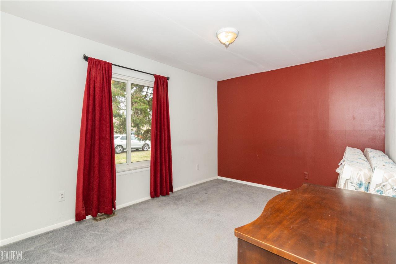 38661 Radde Street Clinton Township, MI 48036 - Photo 15 of 28 50008355-14.JPG
