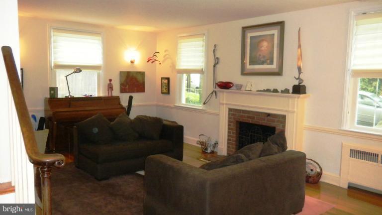 1305 Locust Road Northwest Washington, DC 20012 - Photo 7 of 19 Living Room