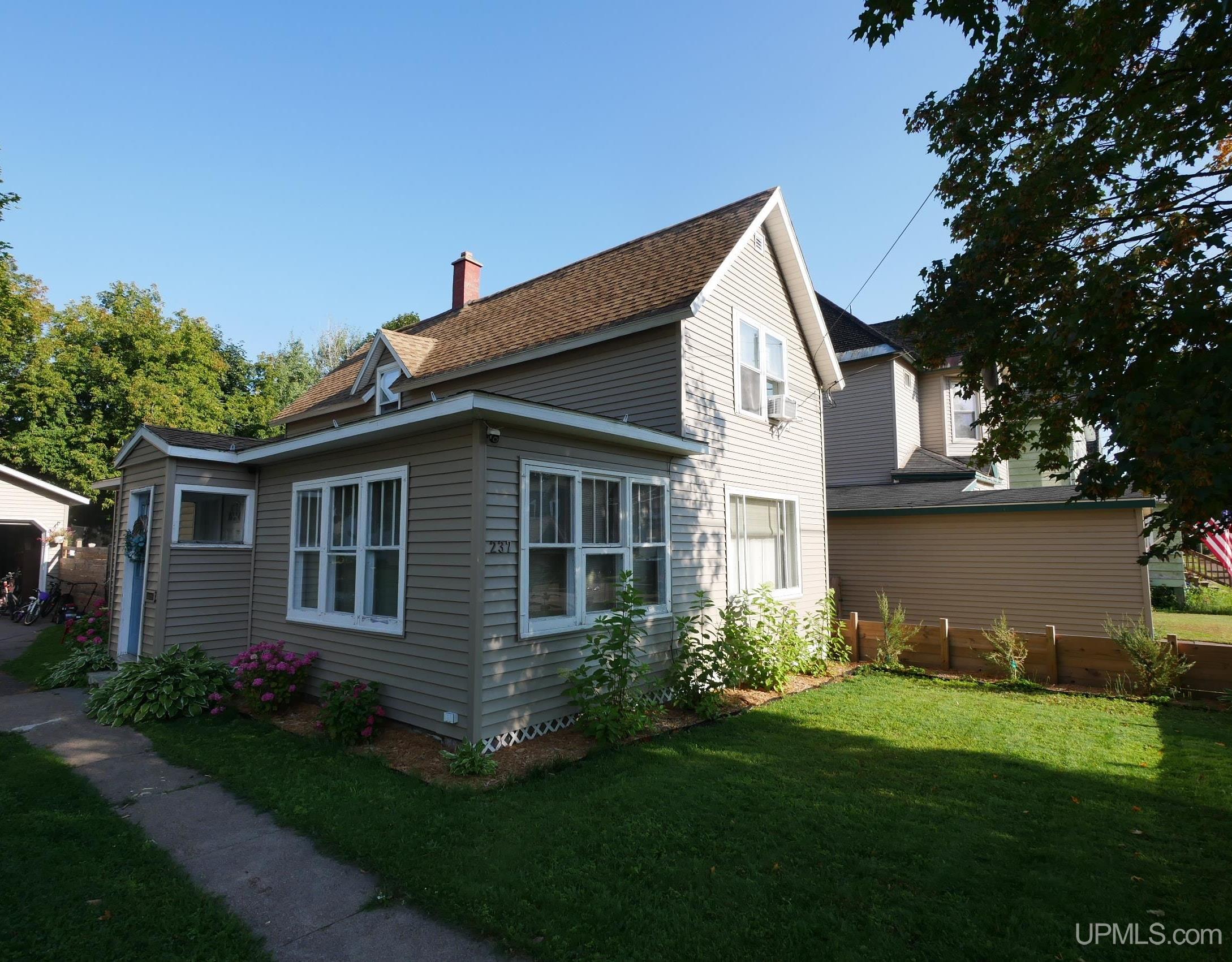 237 Kearsarge Street Calumet, MI 49913 - Photo 63 of 79