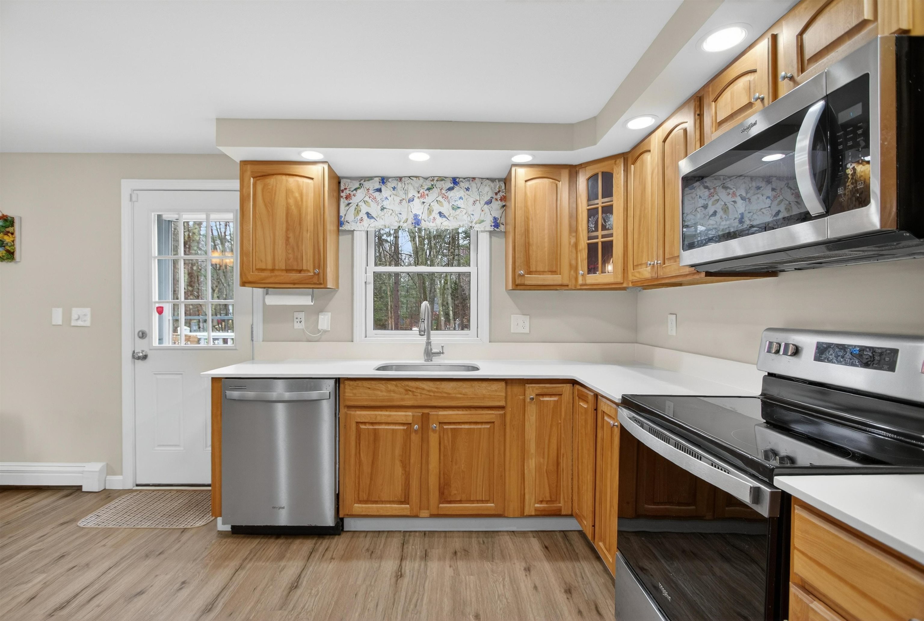 5 Bill Street Derry, NH 03038 - Photo 17 of 30