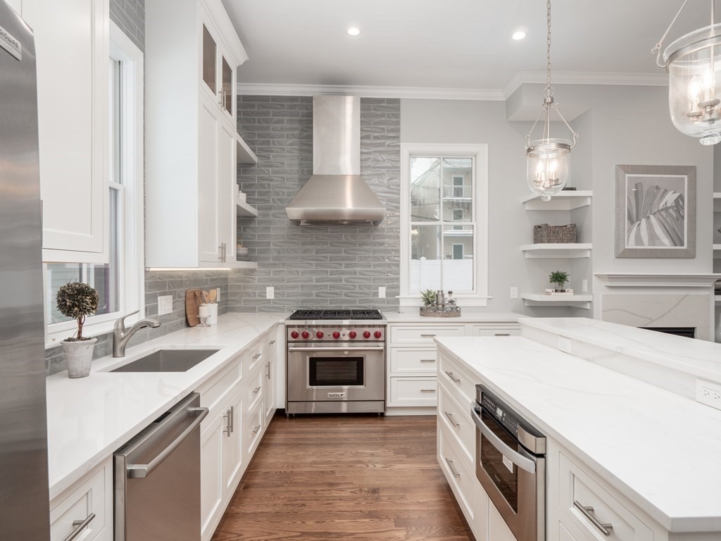 74 Perry Street, Unit 2 Brookline, MA 02446 - Photo 8 of 42 Gallery Image 8