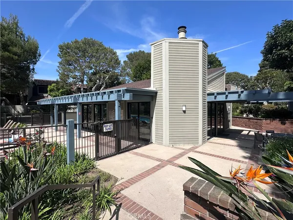 $5,300 | 4338 Glencoe Avenue, Unit 2, Marina del Rey, CA 90292
