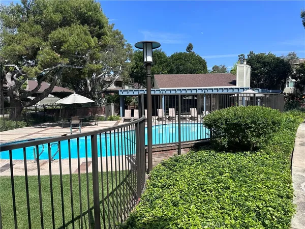 $5,300 | 4338 Glencoe Avenue, Unit 2, Marina del Rey, CA 90292