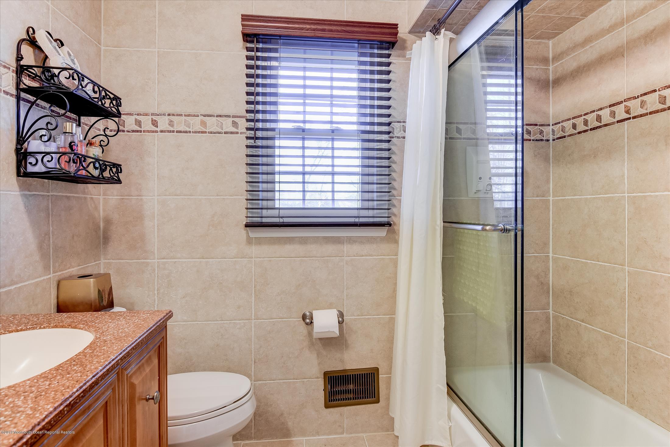 30 Tuppence Road Manalapan, NJ 07726 - Photo 23 of 30 Main Bath1
