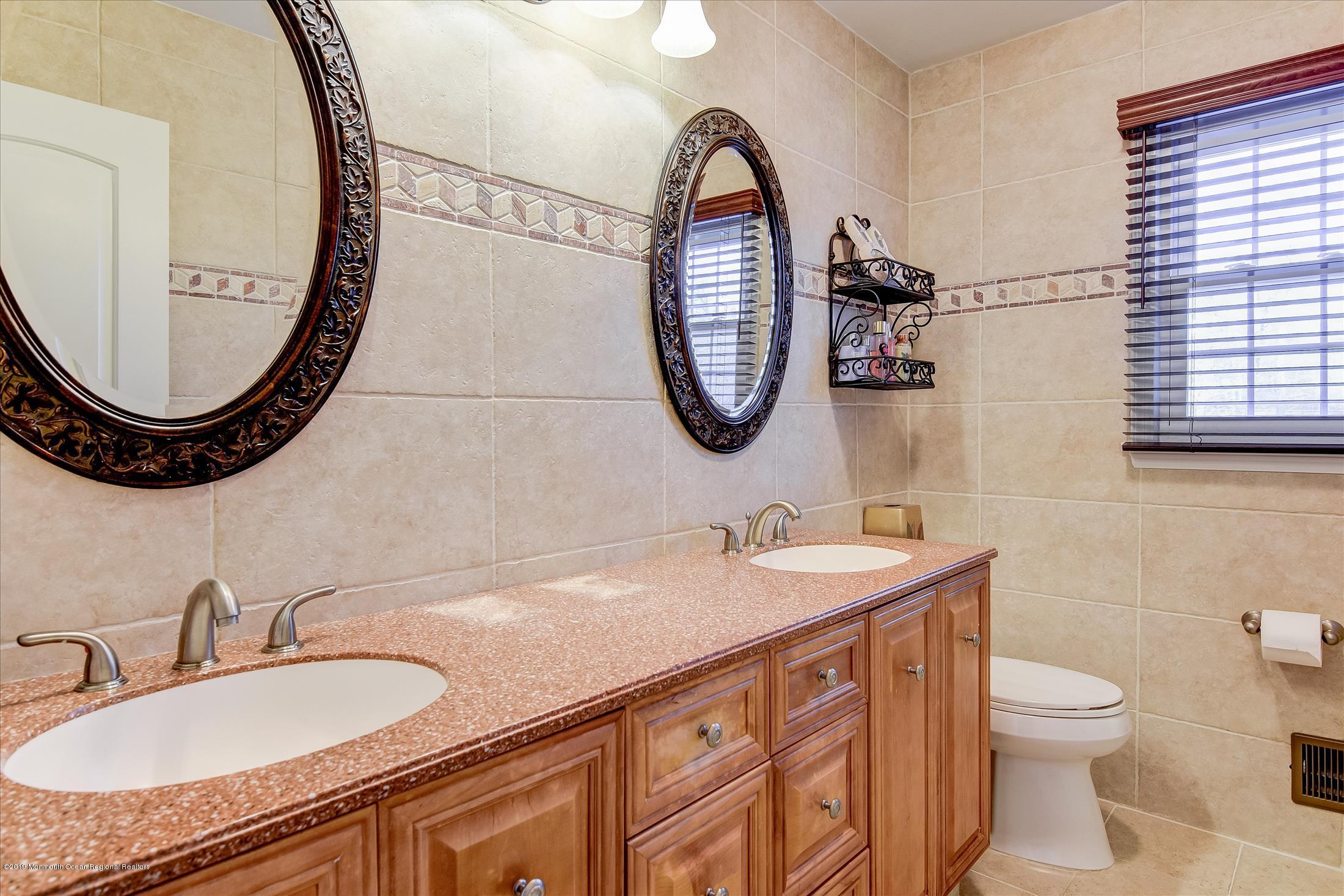 30 Tuppence Road Manalapan, NJ 07726 - Photo 24 of 30 Main Bath