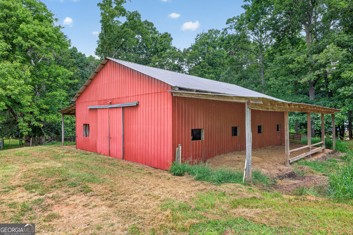 1656 Mitchell Road Maysville, GA 30558 - Photo 22 of 27 Clear-span barn