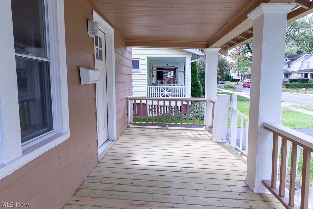 955 Elbon Road Cleveland Heights, OH 44121 - Photo 3 of 15