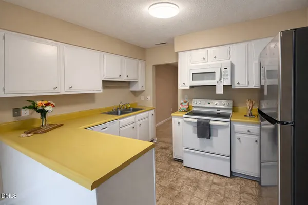 $225,000 | 250 South Estes Drive, Unit 31, Chapel Hill, NC 27514