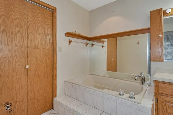 $330,000 | 24412 Kings Road, Crete, IL 60417