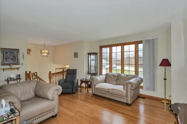 $330,000 | 24412 Kings Road, Crete, IL 60417