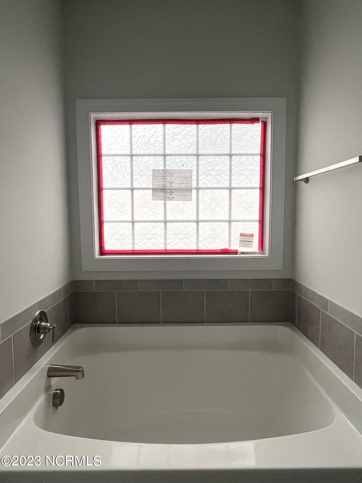 1002 Bluewater Boulevard New Bern, NC 28562 - Photo 17 of 33 IMG_8380