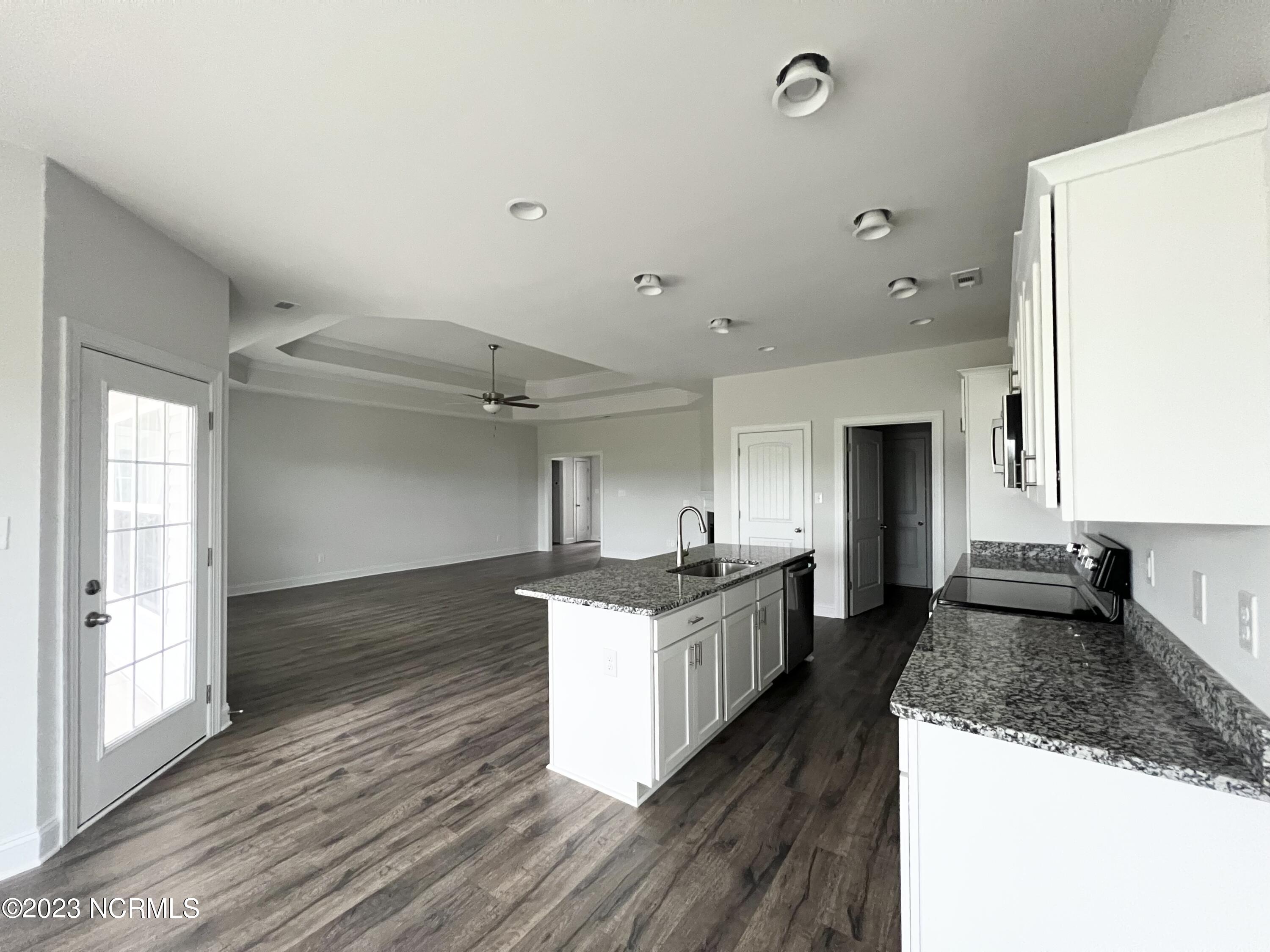 1002 Bluewater Boulevard New Bern, NC 28562 - Photo 10 of 33 IMG_8372