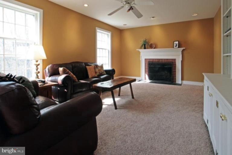 20905 Gunpowder Road Manchester, MD 21102 - Photo 12 of 29 living room