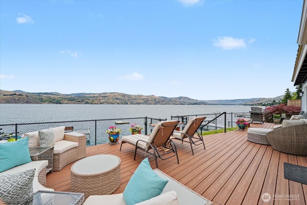 1386 South Lakeshore Road Chelan, WA 98816 - Photo 10 of 40