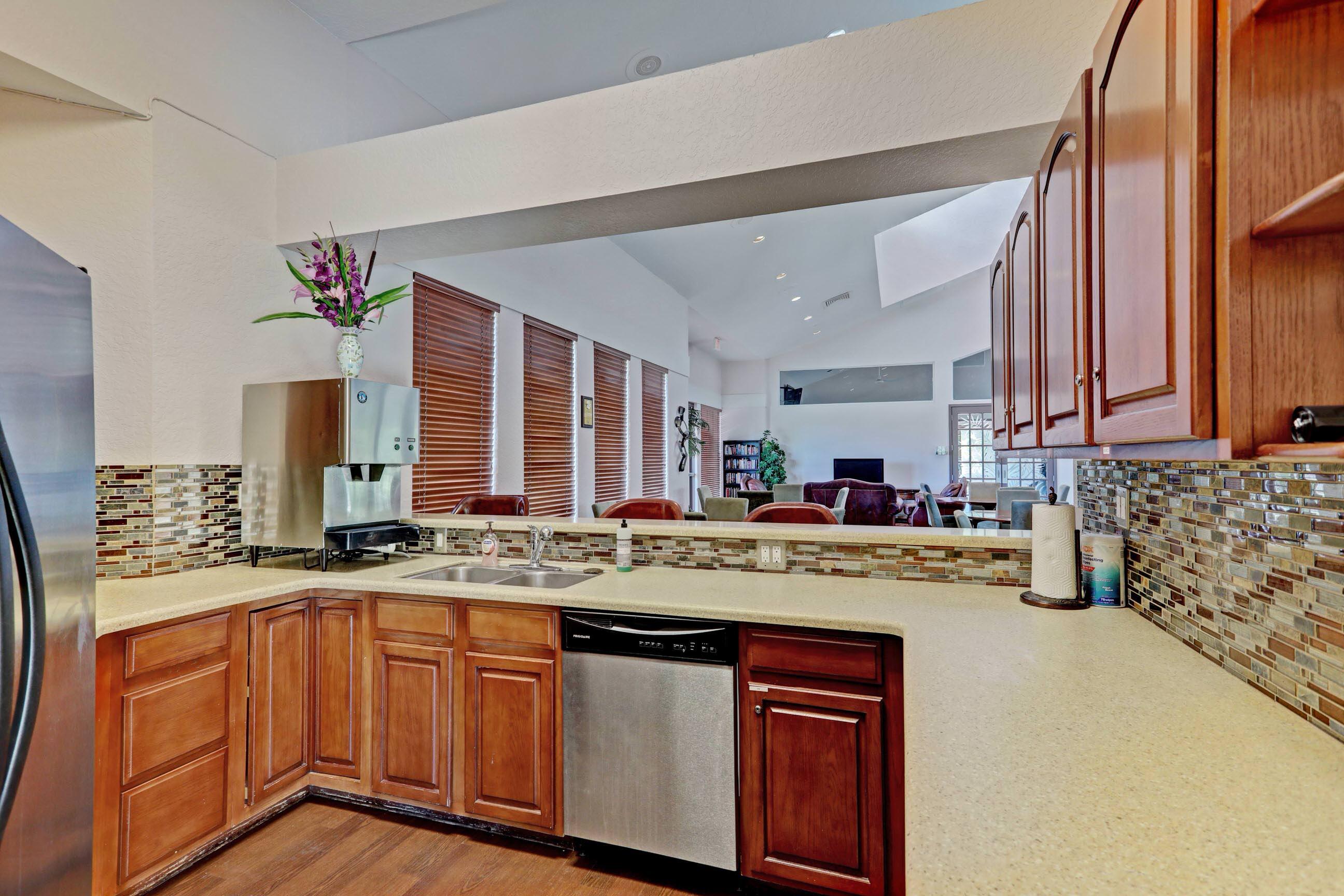 314 Hummingbird Point Jupiter, FL 33458 - Photo 62 of 71 Clubhouse Kitchen