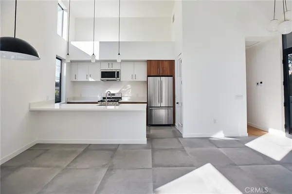$4,400 | 929 East 68th Street, Unit C, Inglewood, CA 90302