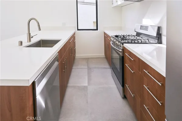 $4,400 | 929 East 68th Street, Unit C, Inglewood, CA 90302