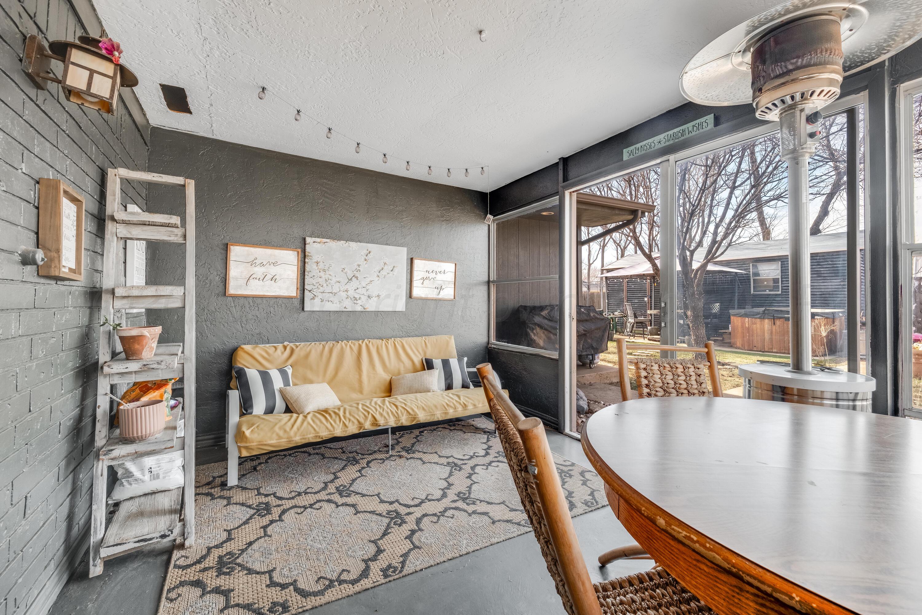 8126 Coronado Trail Amarillo, TX 79110 - Photo 18 of 40 Sunporch - 1