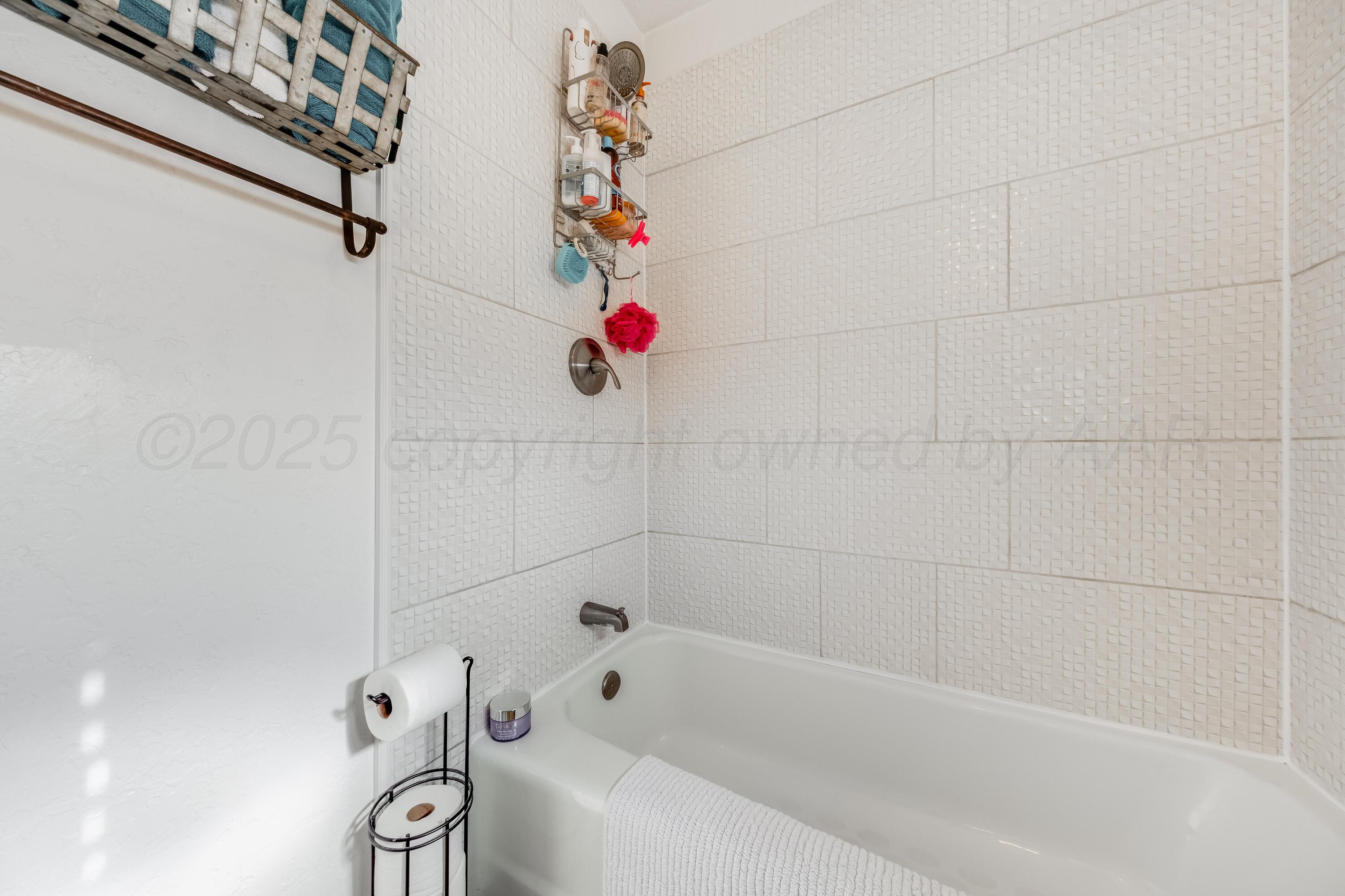 8126 Coronado Trail Amarillo, TX 79110 - Photo 22 of 40 Bathroom 2 - 2