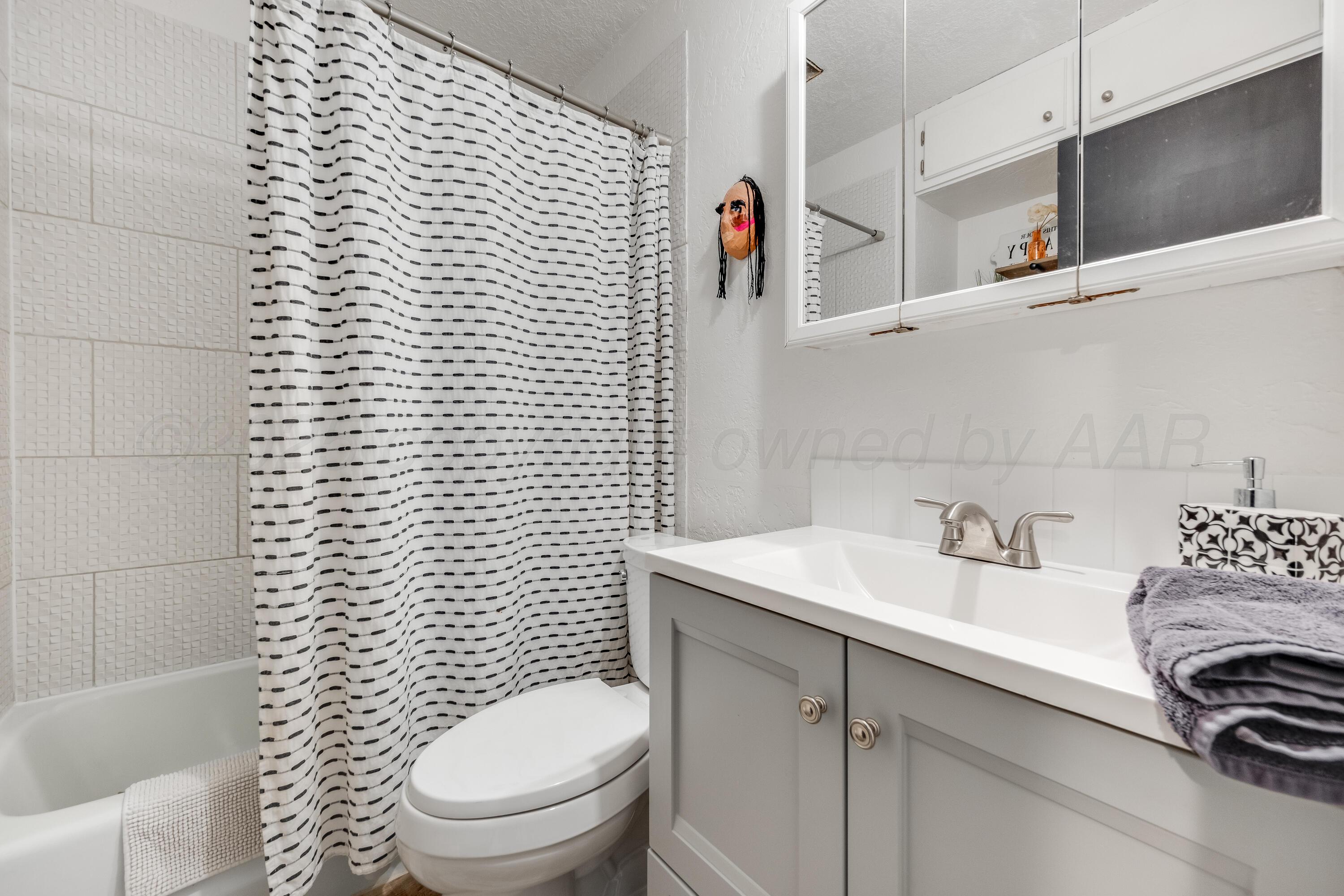 8126 Coronado Trail Amarillo, TX 79110 - Photo 28 of 40 Bathroom 3 - 1