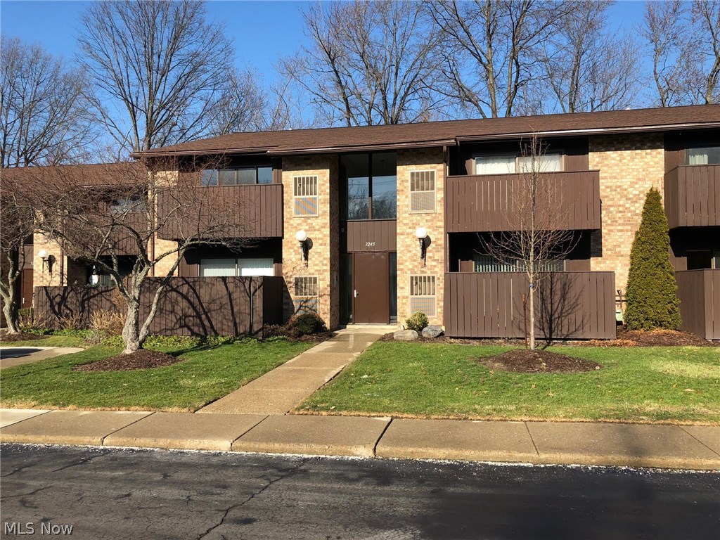 3245 Mayfield Road, Unit 11 Cleveland, OH 44118 - Photo 1 of 19 Charming condo located in the heart of Cleveland Heights
