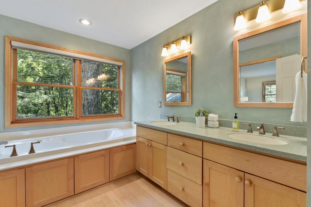 4812 Sparrow Road Minnetonka, MN 55345 - Photo 14 of 24