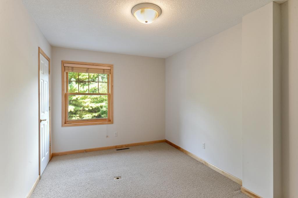 4812 Sparrow Road Minnetonka, MN 55345 - Photo 16 of 24