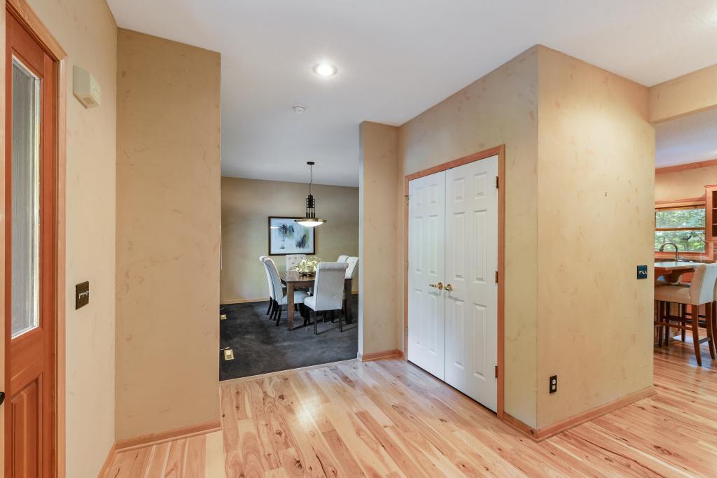 4812 Sparrow Road Minnetonka, MN 55345 - Photo 6 of 24