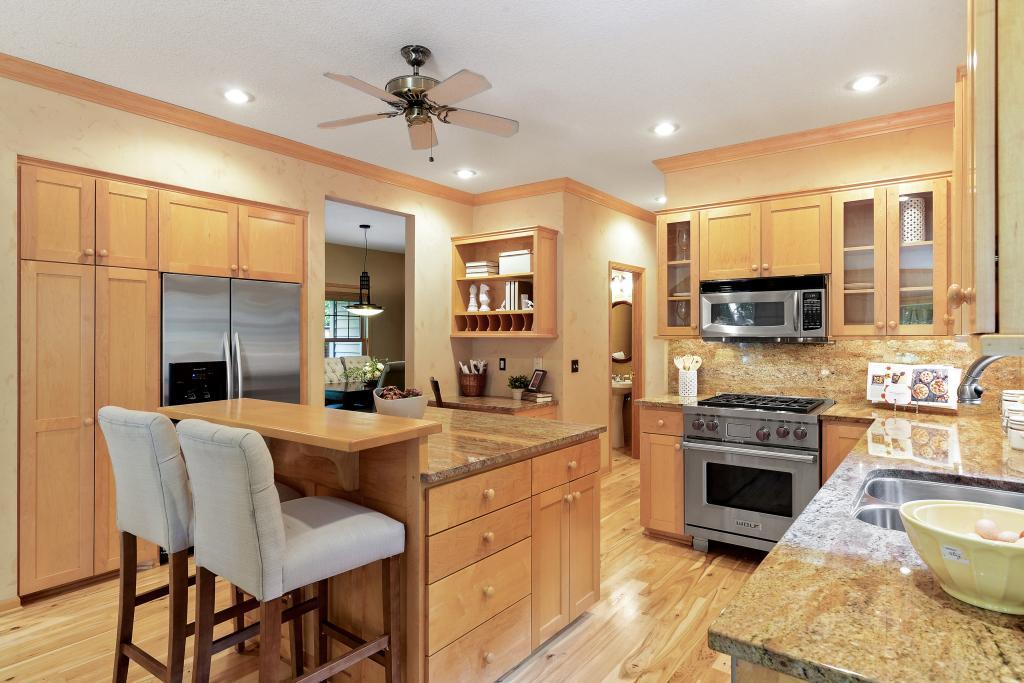 4812 Sparrow Road Minnetonka, MN 55345 - Photo 8 of 24