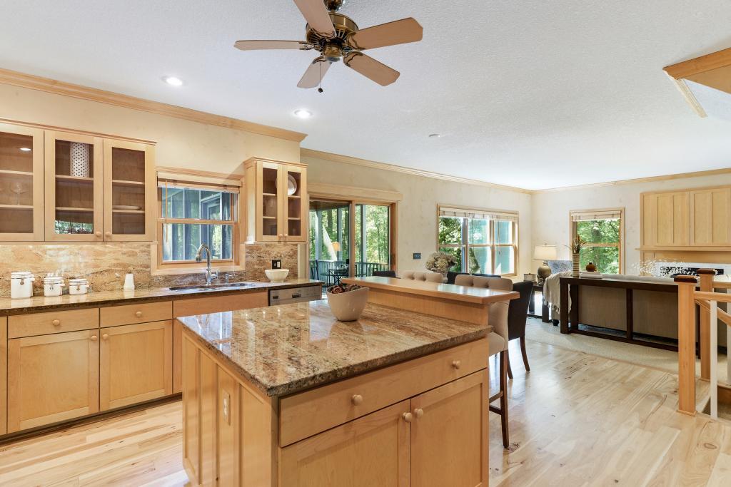 4812 Sparrow Road Minnetonka, MN 55345 - Photo 9 of 24