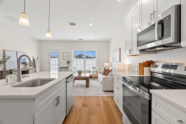 $424,000 | 15 Suffolk Drive, Unit 7, Concord, NH 03303