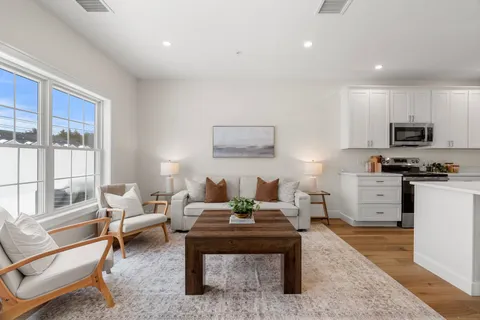 $424,000 | 15 Suffolk Drive, Unit 7, Concord, NH 03303