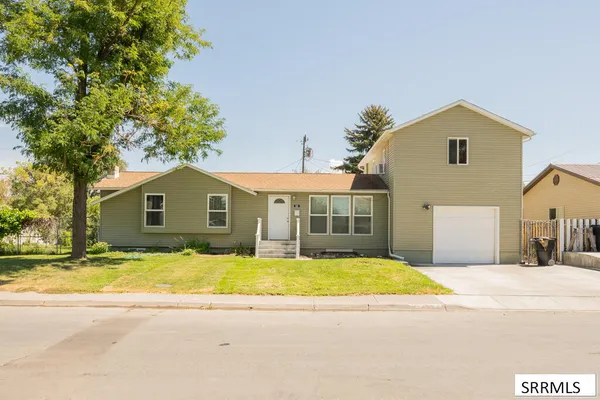 $375,000 | 385 Berrett Avenue, Shelley, ID 83274