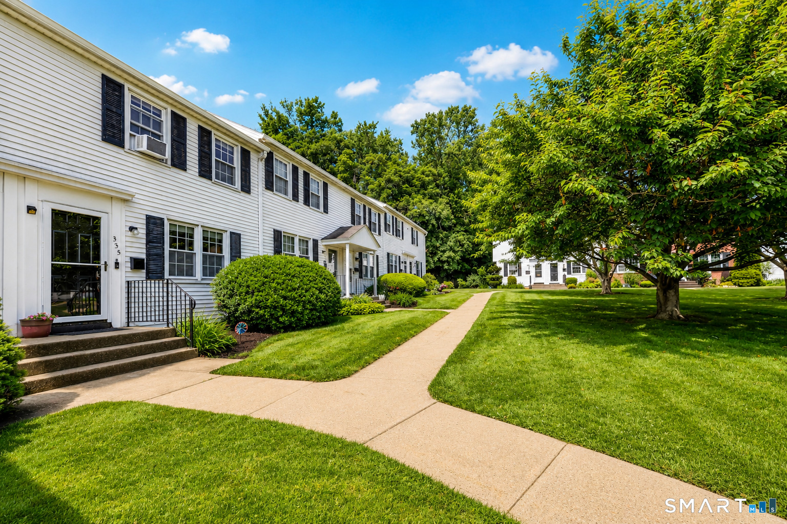 355 Sylvan Knoll Road Stamford, CT 06902 - Photo 2 of 18