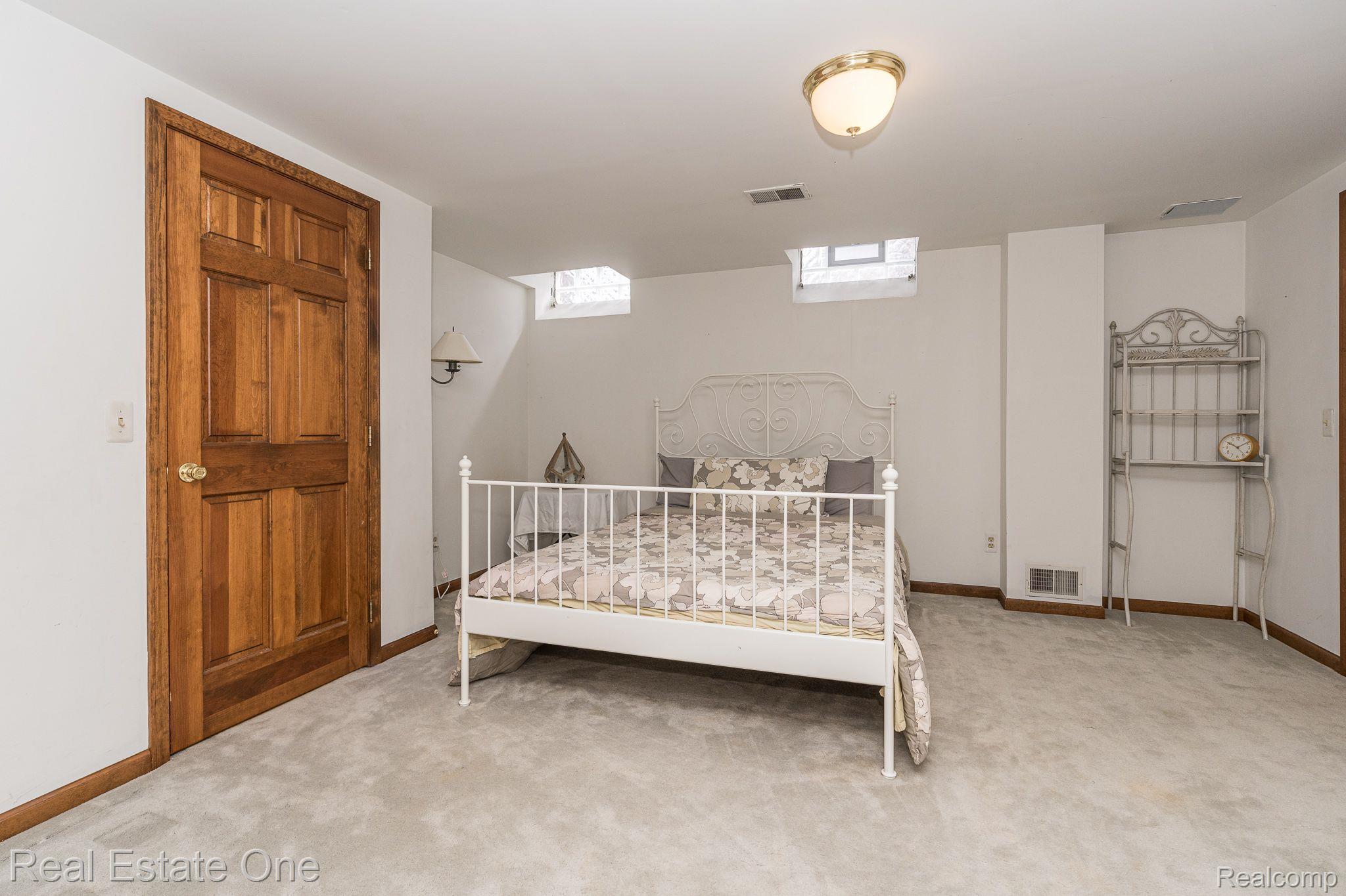 3716 Merriweather Lane Rochester, MI 48306 - Photo 27 of 30 Gallery Image 27