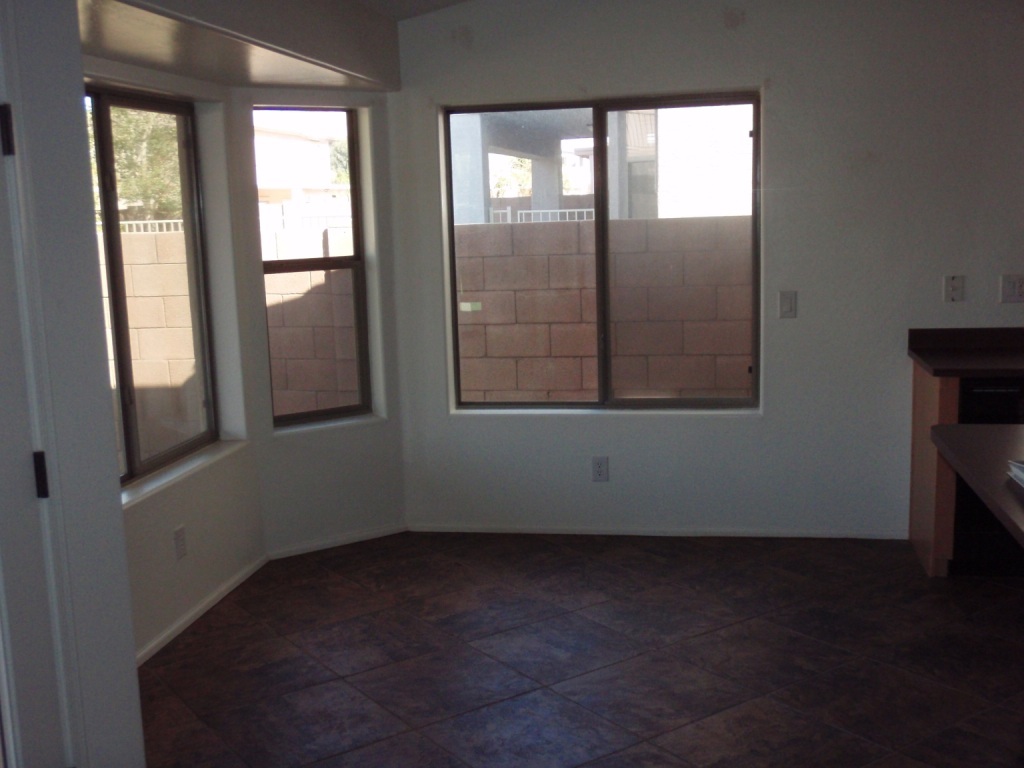 45238 West Rhea Road Maricopa, AZ 85139 - Photo 4 of 10 BREAKFAST NOOK
