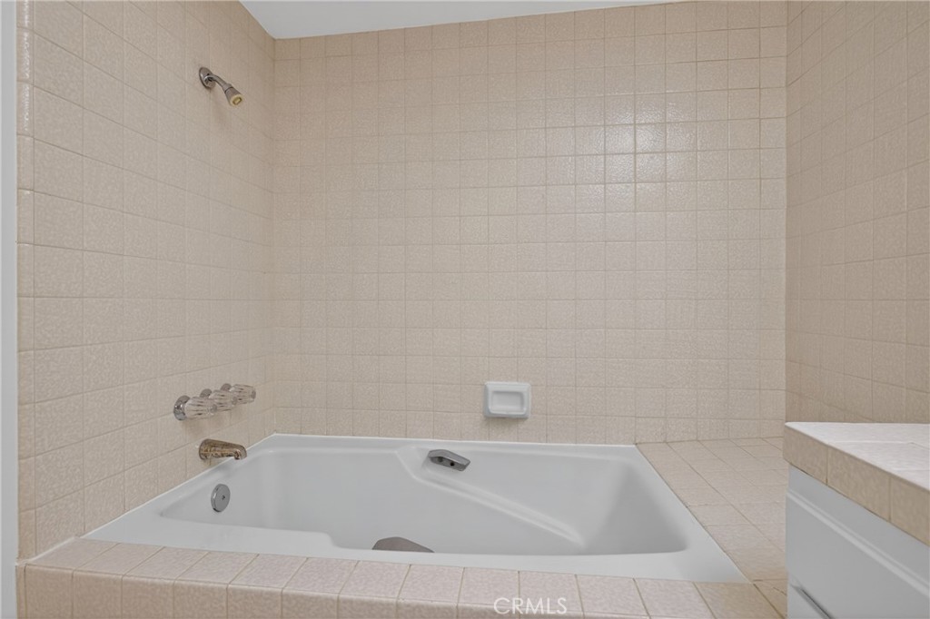 23102 Kimmore Terrace Valencia, CA 91355 - Photo 34 of 45 Primary Soaking Tub and Shower