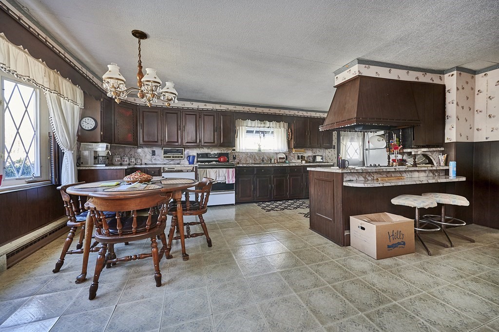 156 Loudville Road Northampton, MA 01062 - Photo 8 of 42 Gallery Image 8