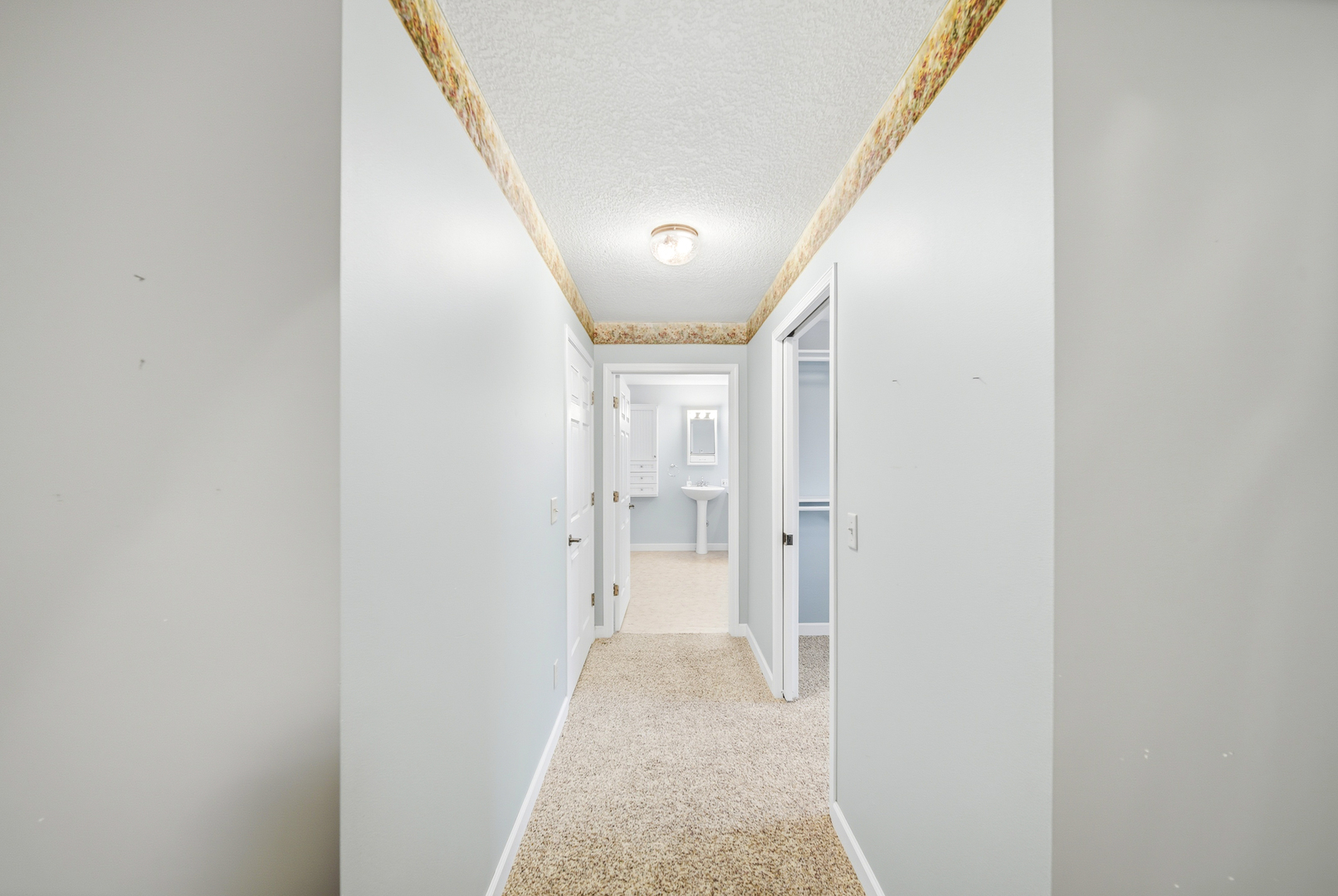 15207 Henry Road Morrison, IL 61270 - Photo 16 of 46 a view of hallway