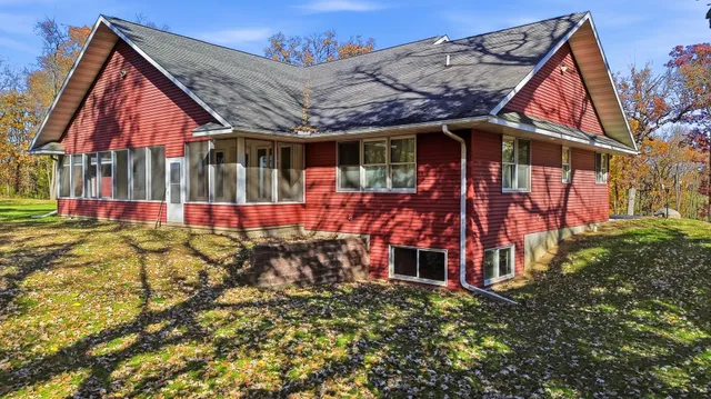 $675,000 | 15207 Henry Road, Morrison, IL 61270