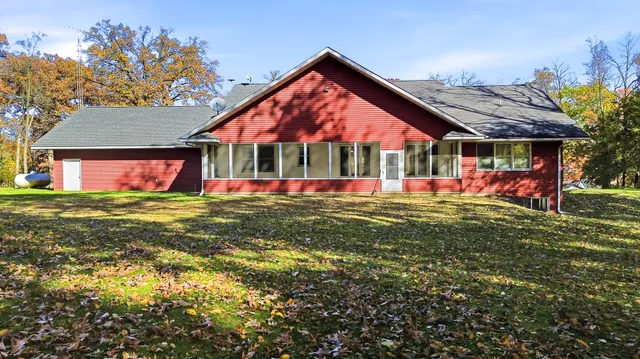 $675,000 | 15207 Henry Road, Morrison, IL 61270