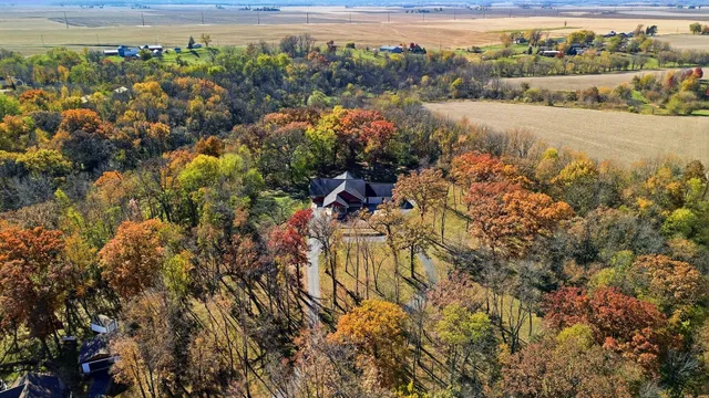 $675,000 | 15207 Henry Road, Morrison, IL 61270